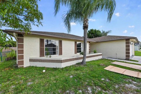 Villa ou maison à vendre à Lake Worth, Floride: 3 chambres, 166.85 m2 № 2077367 - photo 25