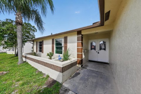 Villa ou maison à vendre à Lake Worth, Floride: 3 chambres, 166.85 m2 № 2077367 - photo 24