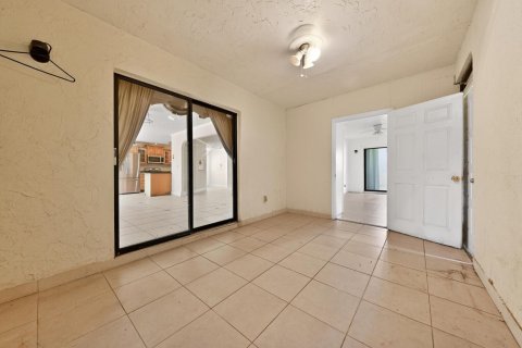 Villa ou maison à vendre à Lake Worth, Floride: 3 chambres, 166.85 m2 № 2077367 - photo 5