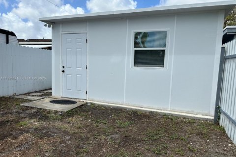 Propiedad comercial en alquiler en Hollywood, Florida, 1 dormitorio № 2063796 - foto 9