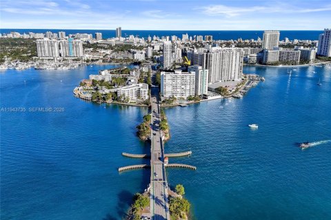 Condo in Miami Beach, Florida, 1 bedroom  № 2001130