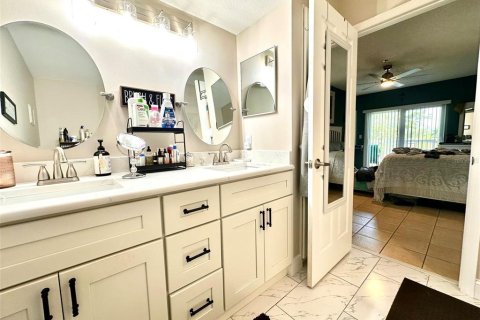 Condominio en venta en Clearwater, Florida, 2 dormitorios, 131.46 m2 № 2117577 - foto 14