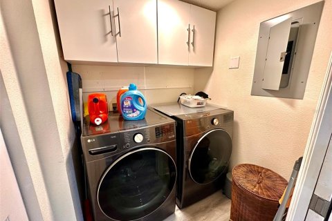 Condominio en venta en Clearwater, Florida, 2 dormitorios, 131.46 m2 № 2117577 - foto 12