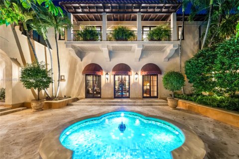 House in Coral Gables, Florida 6 bedrooms, 1244.15 sq.m. № 1947990 - photo 19