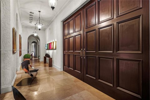 House in Coral Gables, Florida 6 bedrooms, 1244.15 sq.m. № 1947990 - photo 18