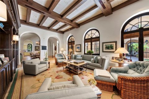 House in Coral Gables, Florida 6 bedrooms, 1244.15 sq.m. № 1947990 - photo 27