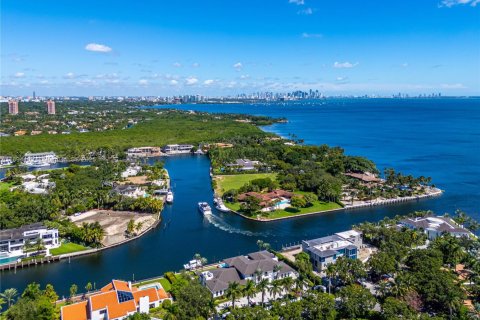 House in Coral Gables, Florida 6 bedrooms, 1244.15 sq.m. № 1947990 - photo 3