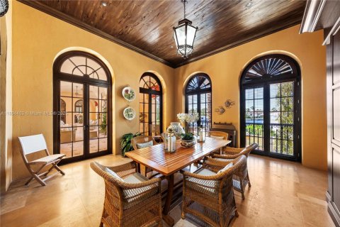 House in Coral Gables, Florida 6 bedrooms, 1244.15 sq.m. № 1947990 - photo 29