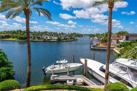 House in Coral Gables, Florida 6 bedrooms, 1244.15 sq.m. № 1947990 - photo 13