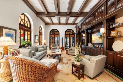 House in Coral Gables, Florida 6 bedrooms, 1244.15 sq.m. № 1947990 - photo 28