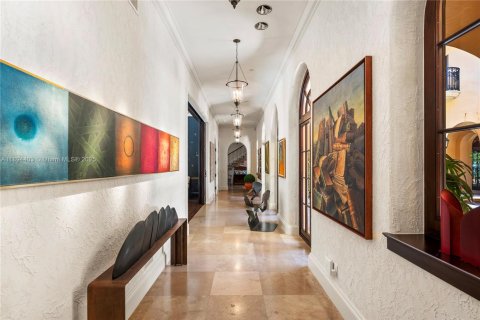 House in Coral Gables, Florida 6 bedrooms, 1244.15 sq.m. № 1947990 - photo 23