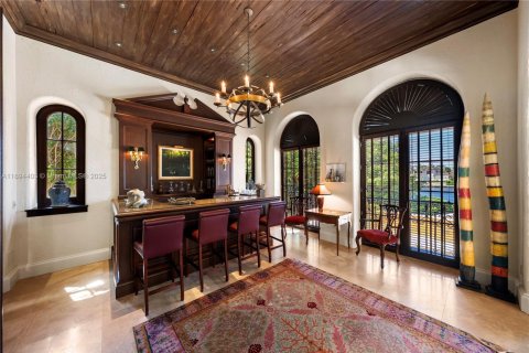 House in Coral Gables, Florida 6 bedrooms, 1244.15 sq.m. № 1947990 - photo 11