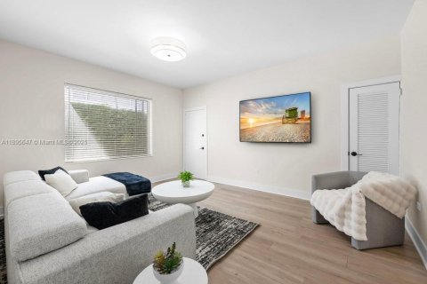 Снять в аренду квартиру в Майами-Бич, Флорида 2 спальни, 91.79м2, № 1948656 - фото 11