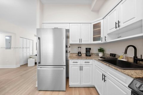 Снять в аренду квартиру в Майами-Бич, Флорида 2 спальни, 91.79м2, № 1948656 - фото 9