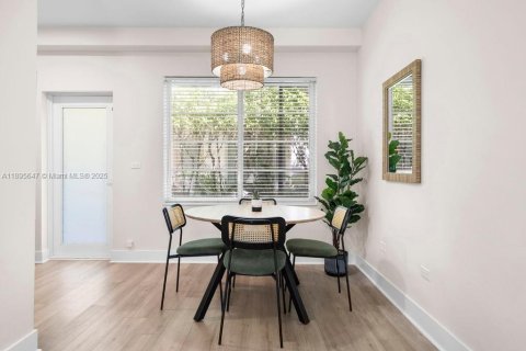 Снять в аренду квартиру в Майами-Бич, Флорида 2 спальни, 91.79м2, № 1948656 - фото 6