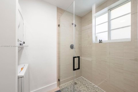 Снять в аренду квартиру в Майами-Бич, Флорида 2 спальни, 91.79м2, № 1948656 - фото 25