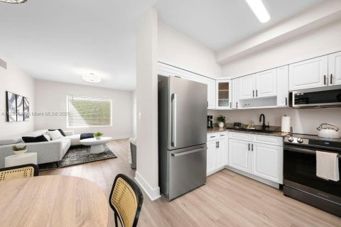 Снять в аренду квартиру в Майами-Бич, Флорида 2 спальни, 91.79м2, № 1948656 - фото 7