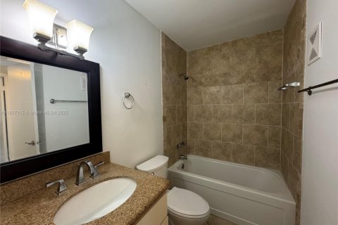 Condominio en alquiler en Miami, Florida, 1 dormitorio, 70.42 m2 № 1774513 - foto 6