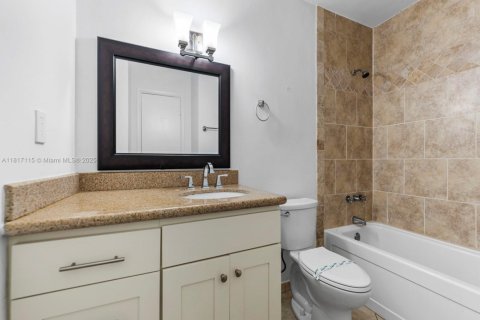 Condominio en alquiler en Miami, Florida, 1 dormitorio, 70.42 m2 № 1774513 - foto 22