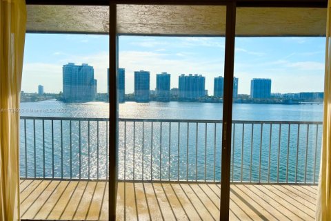 Condominio en venta en Sunny Isles Beach, Florida, 3 dormitorios, 145.86 m2 № 1706532 - foto 7