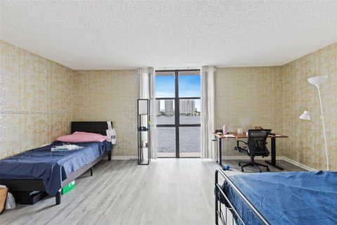 Condominio en venta en Sunny Isles Beach, Florida, 3 dormitorios, 145.86 m2 № 1706532 - foto 17