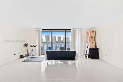 Condominio en venta en Sunny Isles Beach, Florida, 3 dormitorios, 145.86 m2 № 1706532 - foto 9
