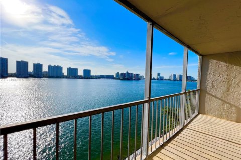 Condominio en venta en Sunny Isles Beach, Florida, 3 dormitorios, 145.86 m2 № 1706532 - foto 6