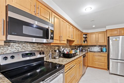 Condominio en venta en Sunny Isles Beach, Florida, 3 dormitorios, 145.86 m2 № 1706532 - foto 12
