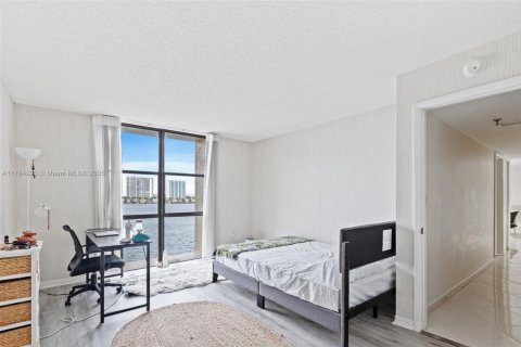 Condominio en venta en Sunny Isles Beach, Florida, 3 dormitorios, 145.86 m2 № 1706532 - foto 21