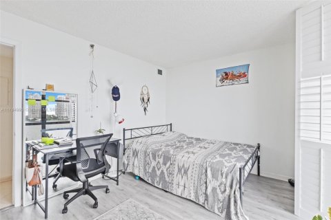 Condominio en venta en Sunny Isles Beach, Florida, 3 dormitorios, 145.86 m2 № 1706532 - foto 24
