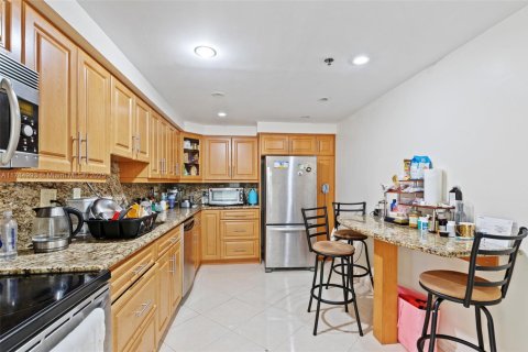 Condominio en venta en Sunny Isles Beach, Florida, 3 dormitorios, 145.86 m2 № 1706532 - foto 14
