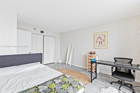 Condominio en venta en Sunny Isles Beach, Florida, 3 dormitorios, 145.86 m2 № 1706532 - foto 23