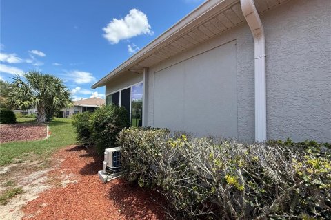 House in Ocala, Florida 2 bedrooms, 164.07 sq.m. № 1690382 - photo 9