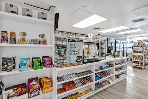 Купить кондоминиум в Майами-Бич, Флорида 3 спальни, 110.65м2, № 1962504 - фото 23