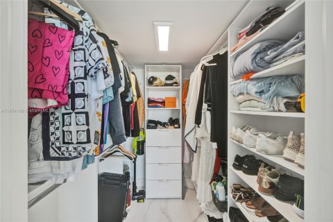 Купить кондоминиум в Майами-Бич, Флорида 3 спальни, 110.65м2, № 1962504 - фото 13