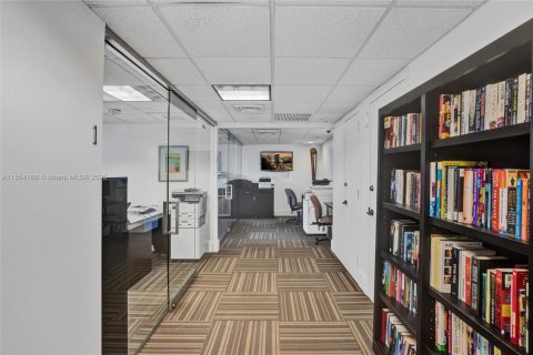 Купить кондоминиум в Майами-Бич, Флорида 3 спальни, 110.65м2, № 1962504 - фото 24