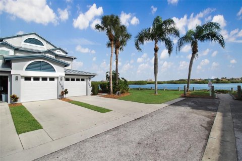 Condominio en alquiler en Sarasota, Florida, 3 dormitorios, 170.48 m2 № 914807 - foto 2