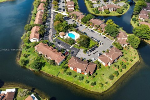 Condo in Sunrise, Florida, 3 bedrooms  № 1948842 - photo 21