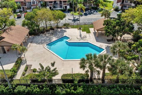 Condo in Sunrise, Florida, 3 bedrooms  № 1948842 - photo 20