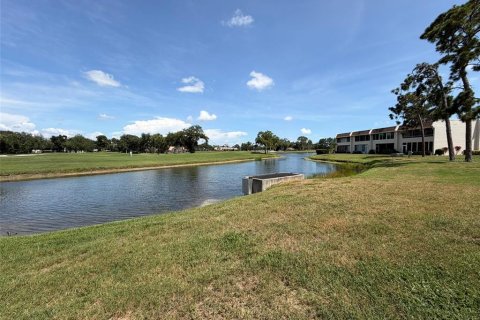 Condo in Sarasota, Florida, 2 bedrooms  № 2150999 - photo 18