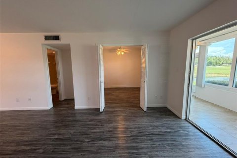 Condo in Sarasota, Florida, 2 bedrooms  № 2150999 - photo 7
