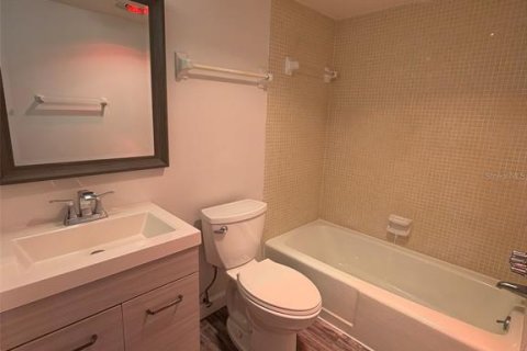 Condo in Sarasota, Florida, 2 bedrooms  № 2150999 - photo 10
