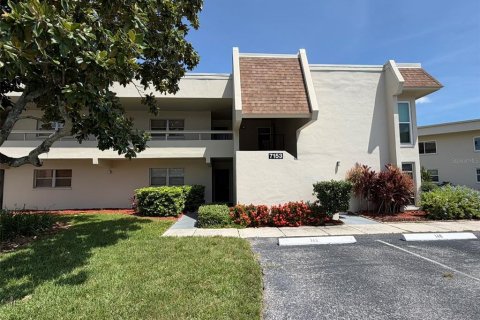 Condo in Sarasota, Florida, 2 bedrooms № 2150999