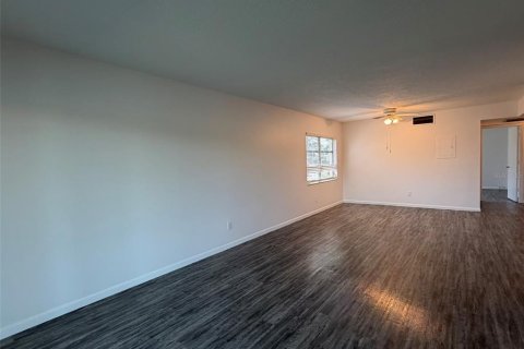 Condo in Sarasota, Florida, 2 bedrooms  № 2150999 - photo 5