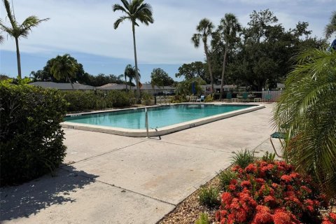 Condo in Sarasota, Florida, 2 bedrooms  № 2150999 - photo 21