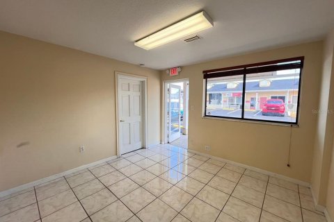 Immobilier commercial à louer à Mount Dora, Floride: 260.13 m2 № 2148048 - photo 16
