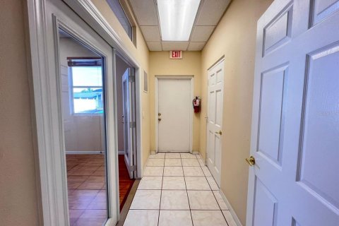 Immobilier commercial à louer à Mount Dora, Floride: 260.13 m2 № 2148048 - photo 14