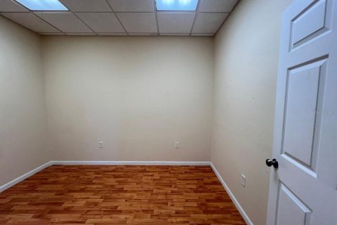 Immobilier commercial à louer à Mount Dora, Floride: 260.13 m2 № 2148048 - photo 19