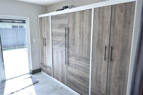 Casa en venta en Hollywood, Florida, 3 dormitorios, 131.55 m2 № 2026804 - foto 13