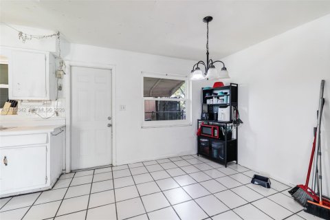 Villa ou maison à vendre à Miramar, Floride: 3 chambres, 123.37 m2 № 2411974 - photo 8